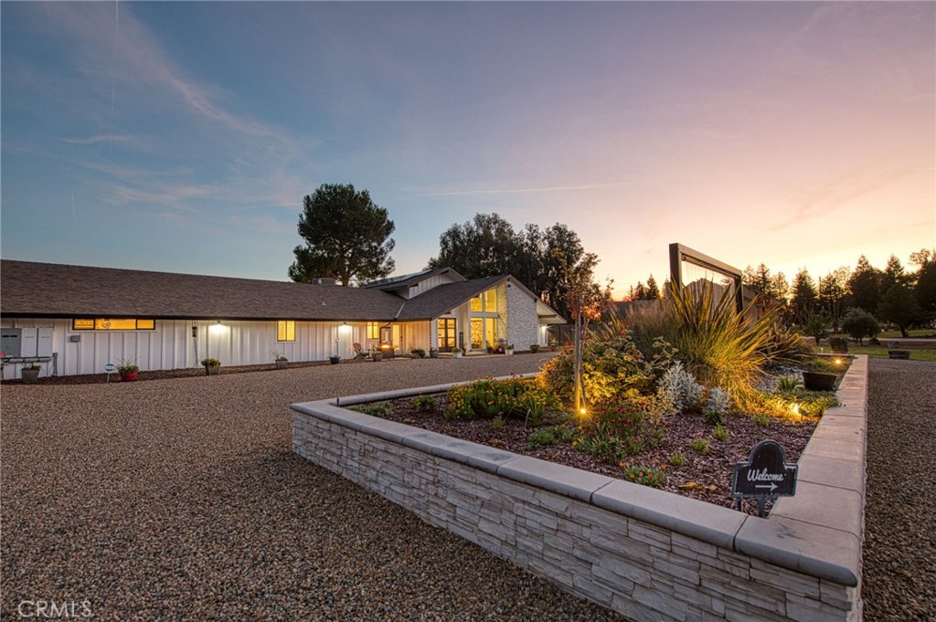 11735 E Santa Ana, Clovis, CA 93619