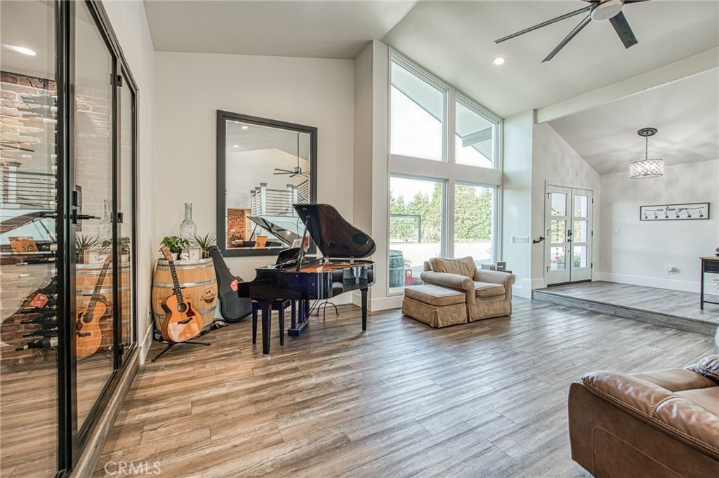 11735 E Santa Ana, Clovis, CA 93619