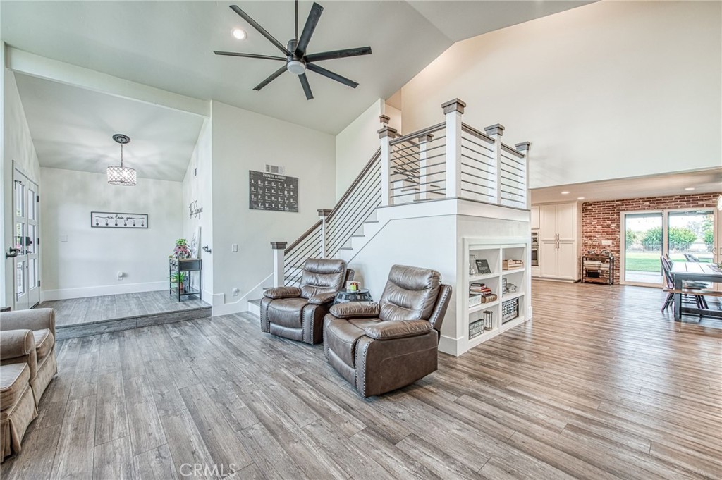 11735 E Santa Ana, Clovis, CA 93619