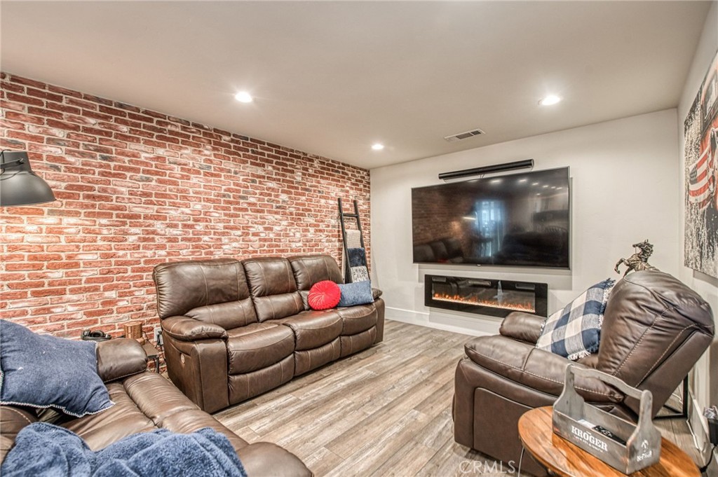 11735 E Santa Ana, Clovis, CA 93619