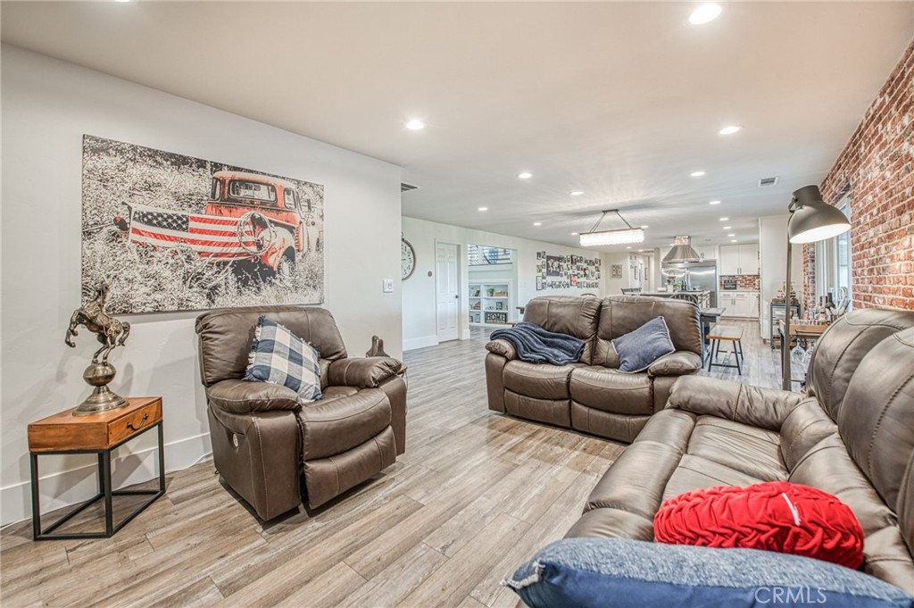 11735 E Santa Ana, Clovis, CA 93619