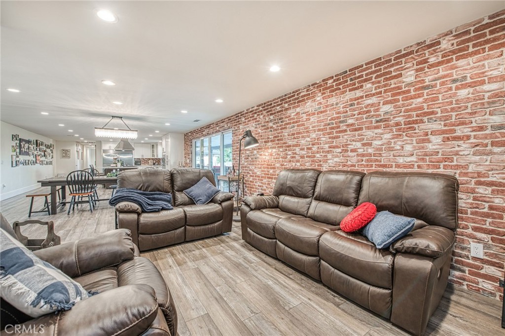 11735 E Santa Ana, Clovis, CA 93619
