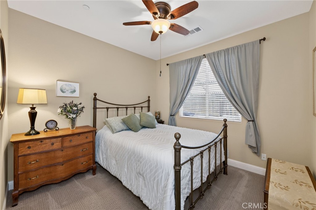 3745 Robinwood, Clovis, CA 93619