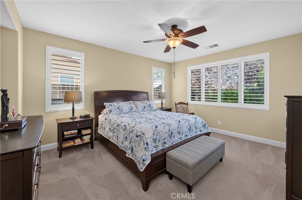 3745 Robinwood, Clovis, CA 93619