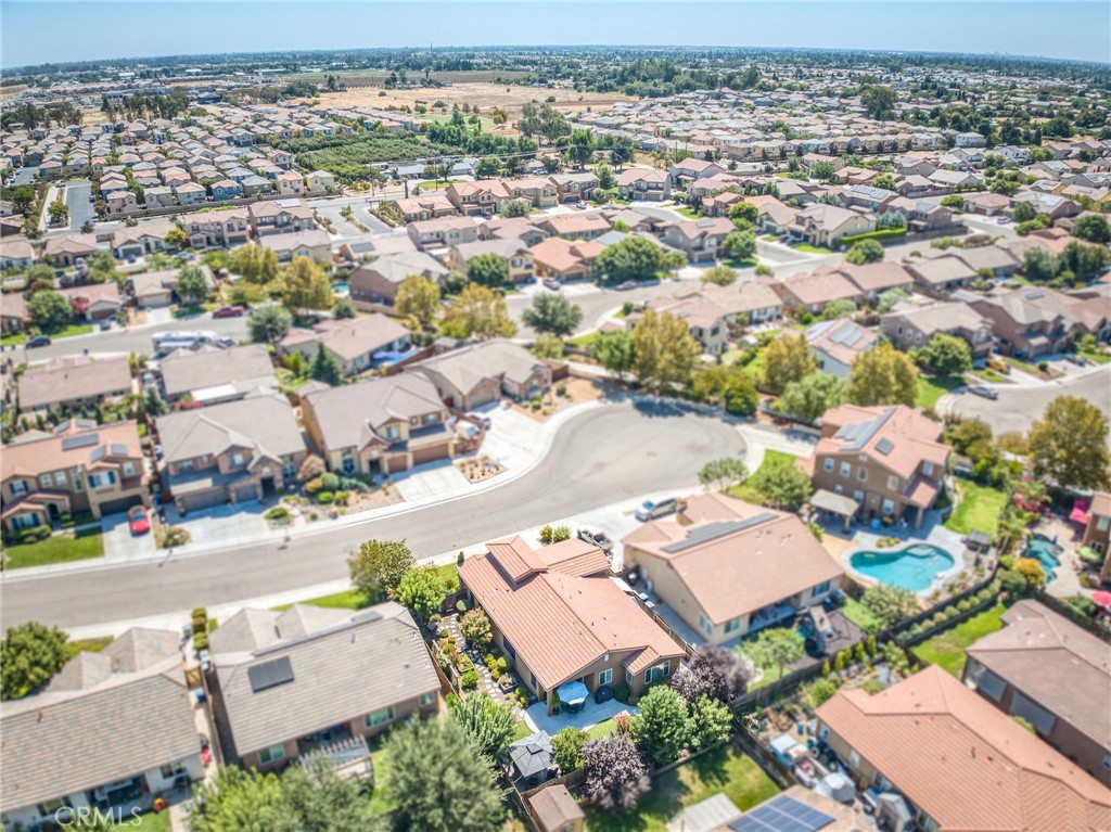 3745 Robinwood, Clovis, CA 93619