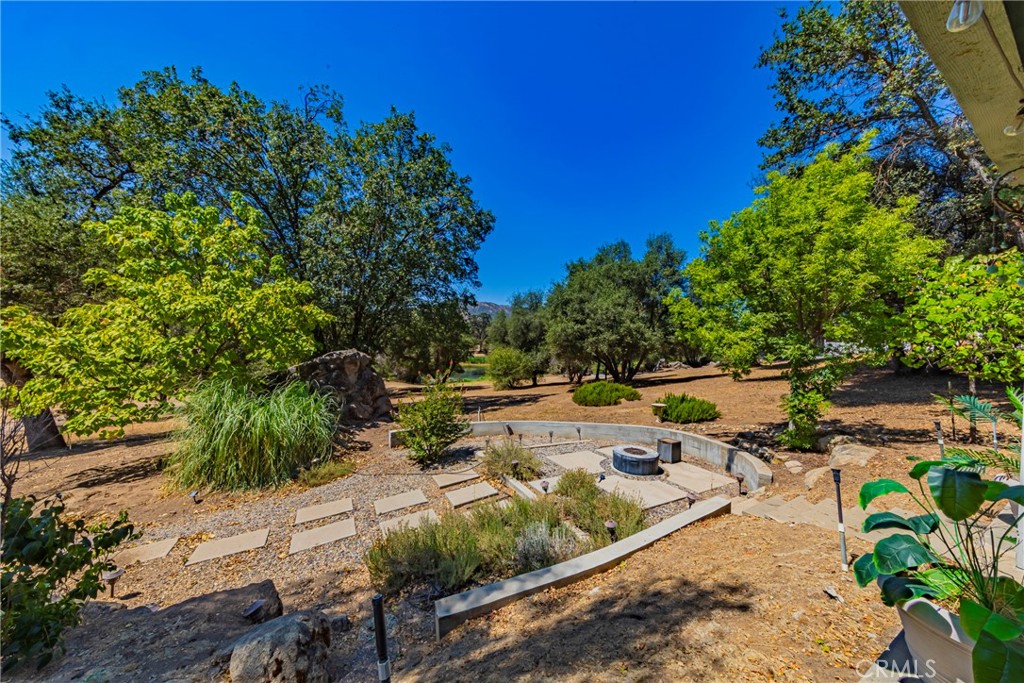 41282 Singing Hills, Ahwahnee, CA 93601