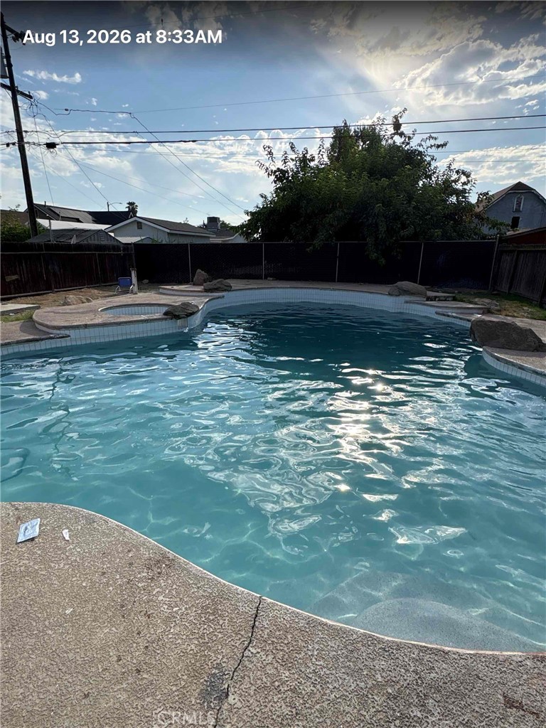 337 S Meridian Ave, Fresno, CA 93702