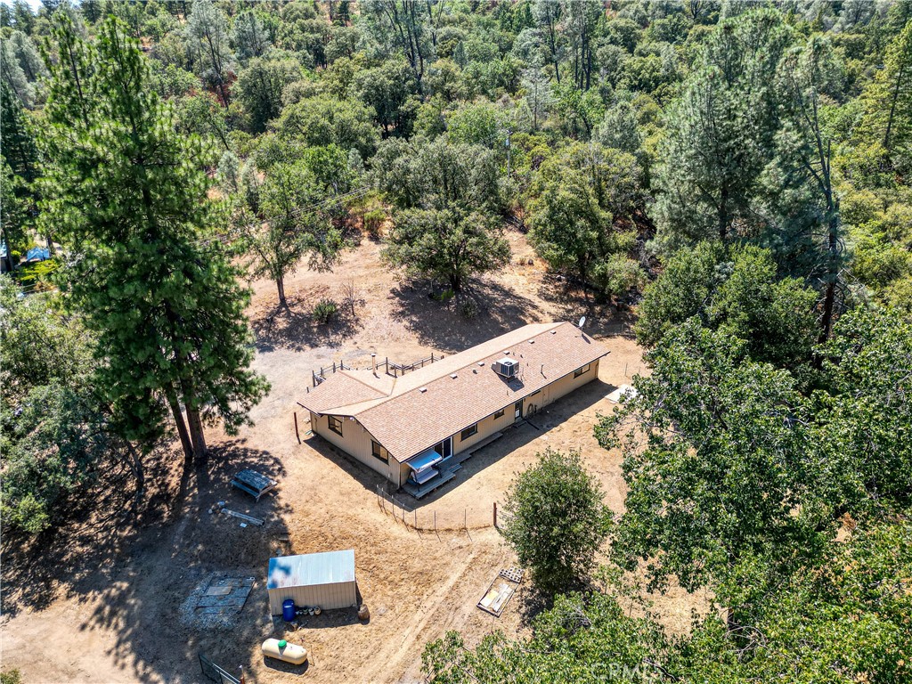 43696 Whispering Pines Dr, Oakhurst, CA 93644