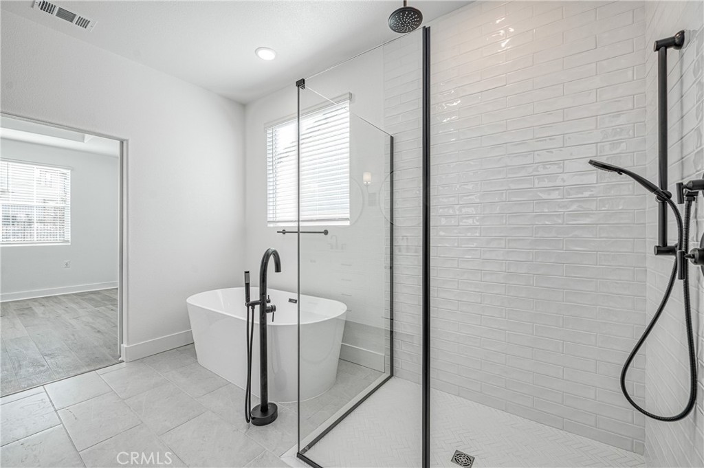 8165 Cottonwood Dr, Friant, CA 93626