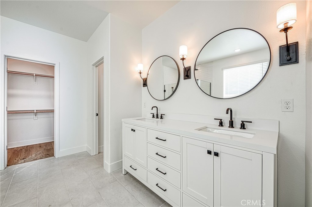 8165 Cottonwood Dr, Friant, CA 93626