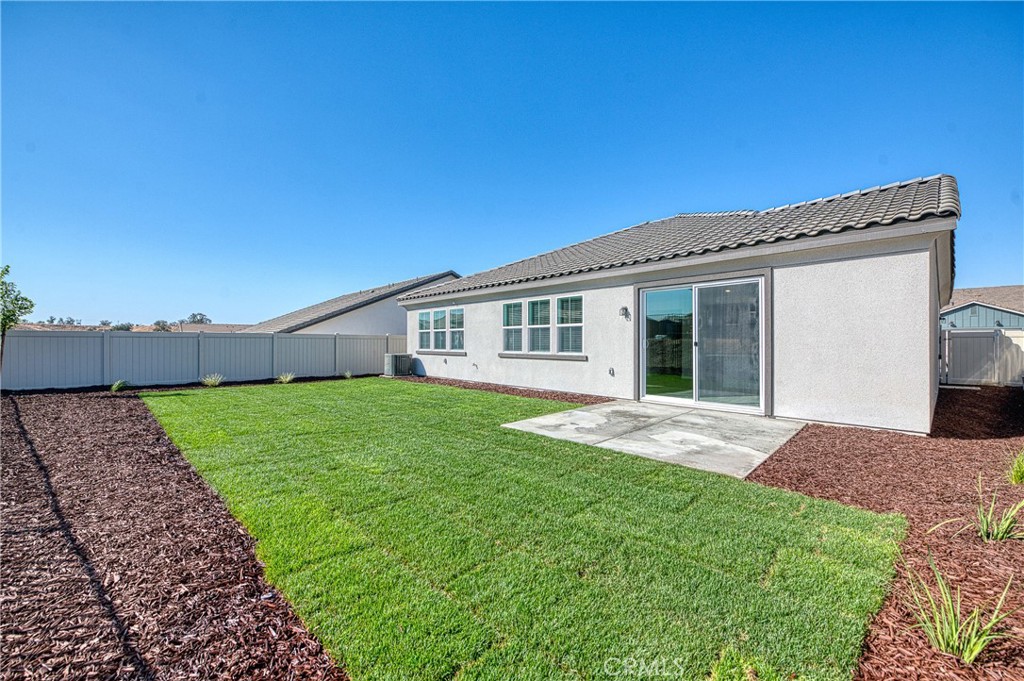 8165 Cottonwood Dr, Friant, CA 93626