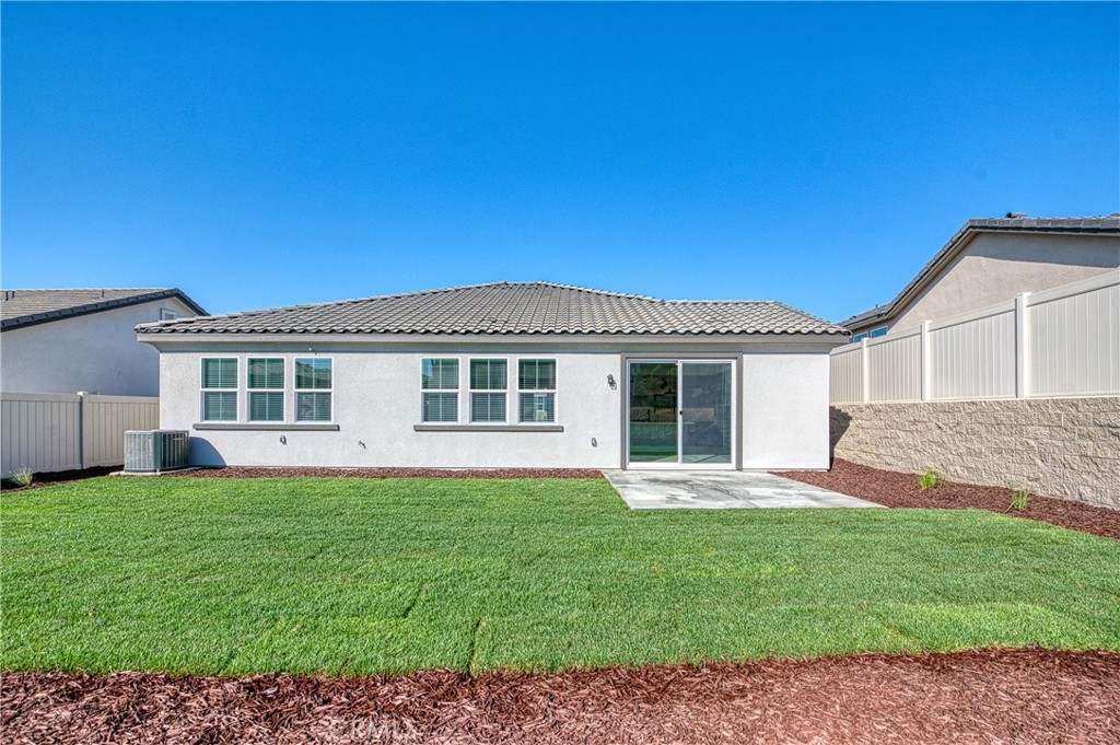 8165 Cottonwood Dr, Friant, CA 93626