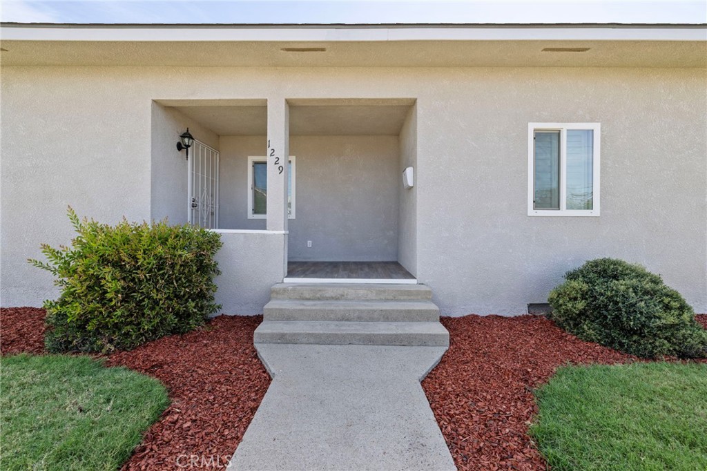 1229 N Redington, Hanford, CA 93230