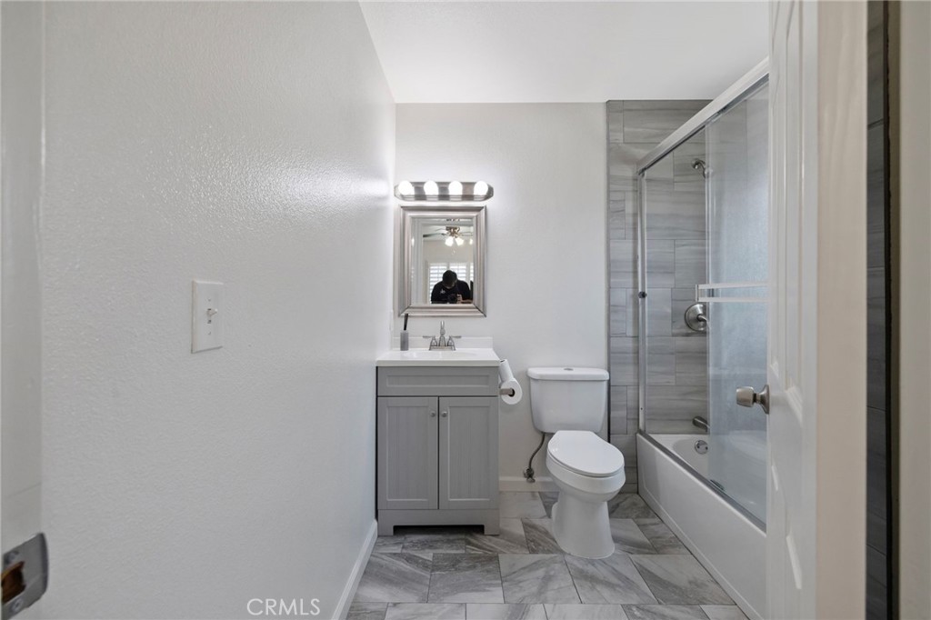 1229 N Redington, Hanford, CA 93230