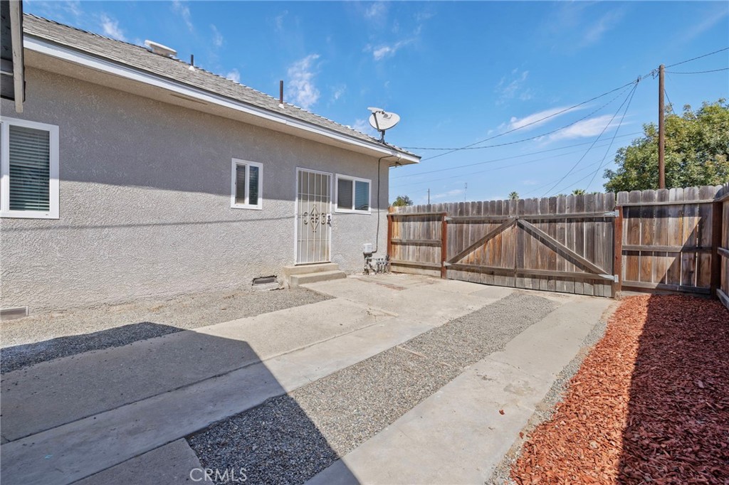 1229 N Redington, Hanford, CA 93230