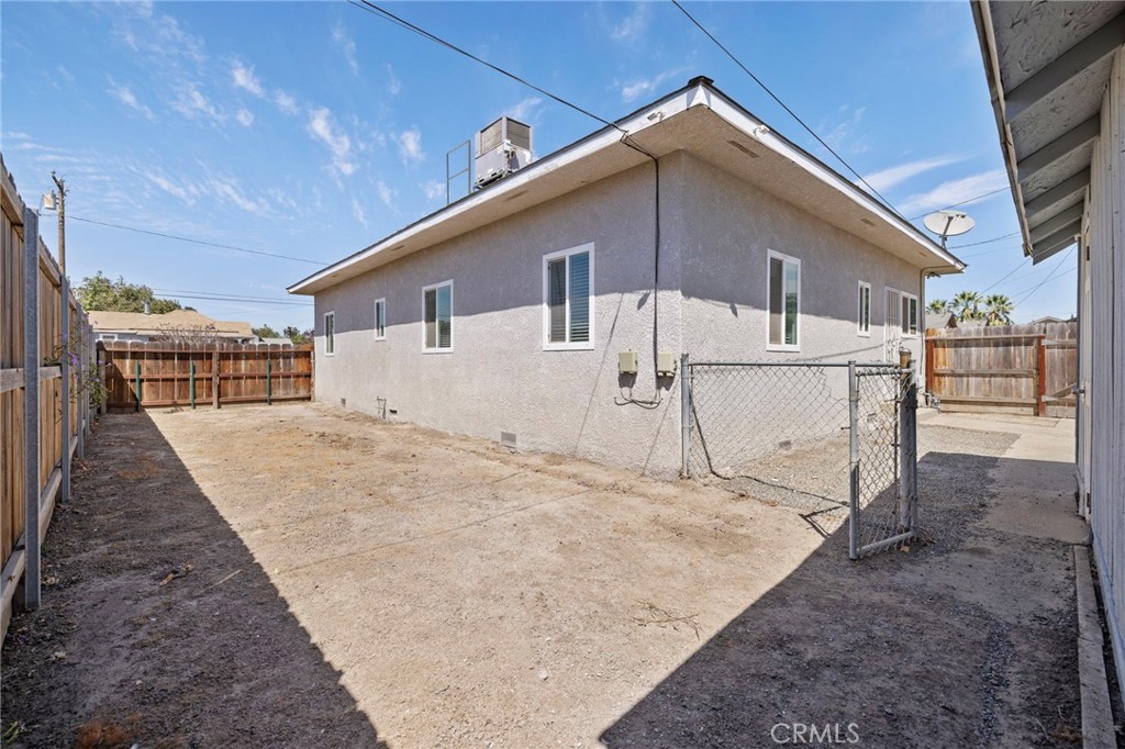 1229 N Redington, Hanford, CA 93230