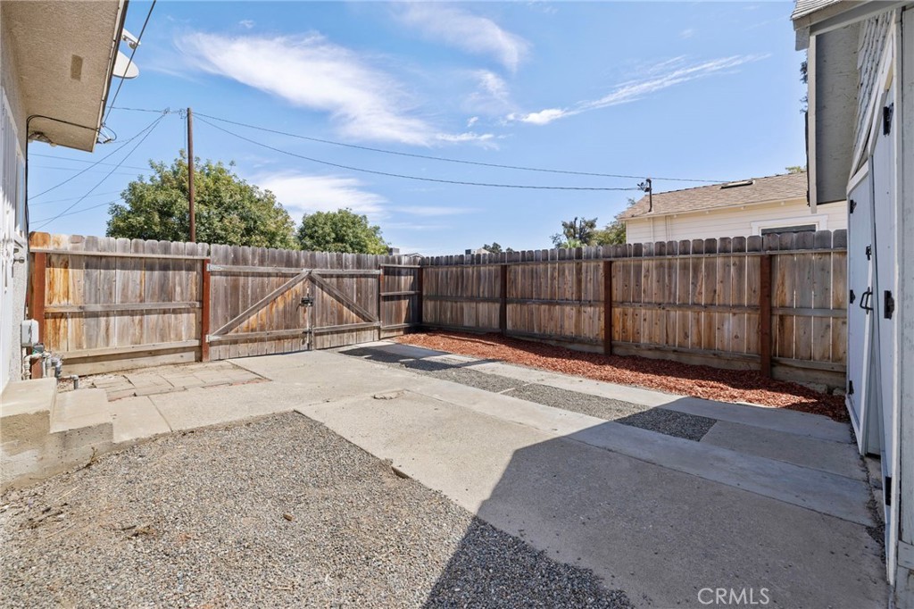 1229 N Redington, Hanford, CA 93230