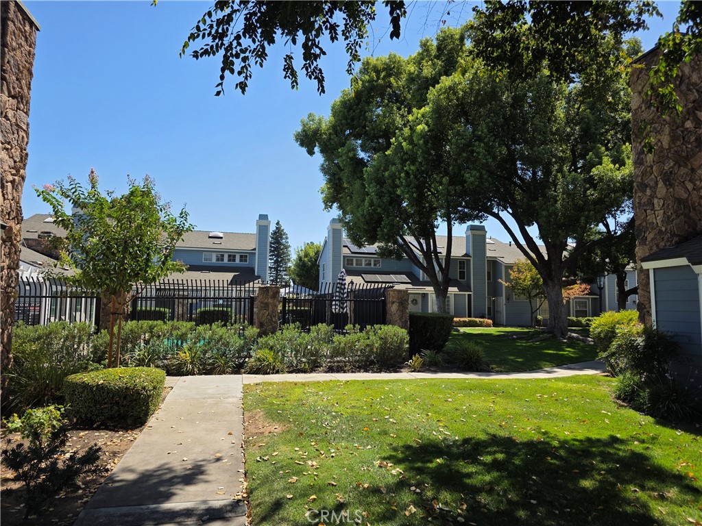 1468 Mayflower Way, Clovis, CA 93612
