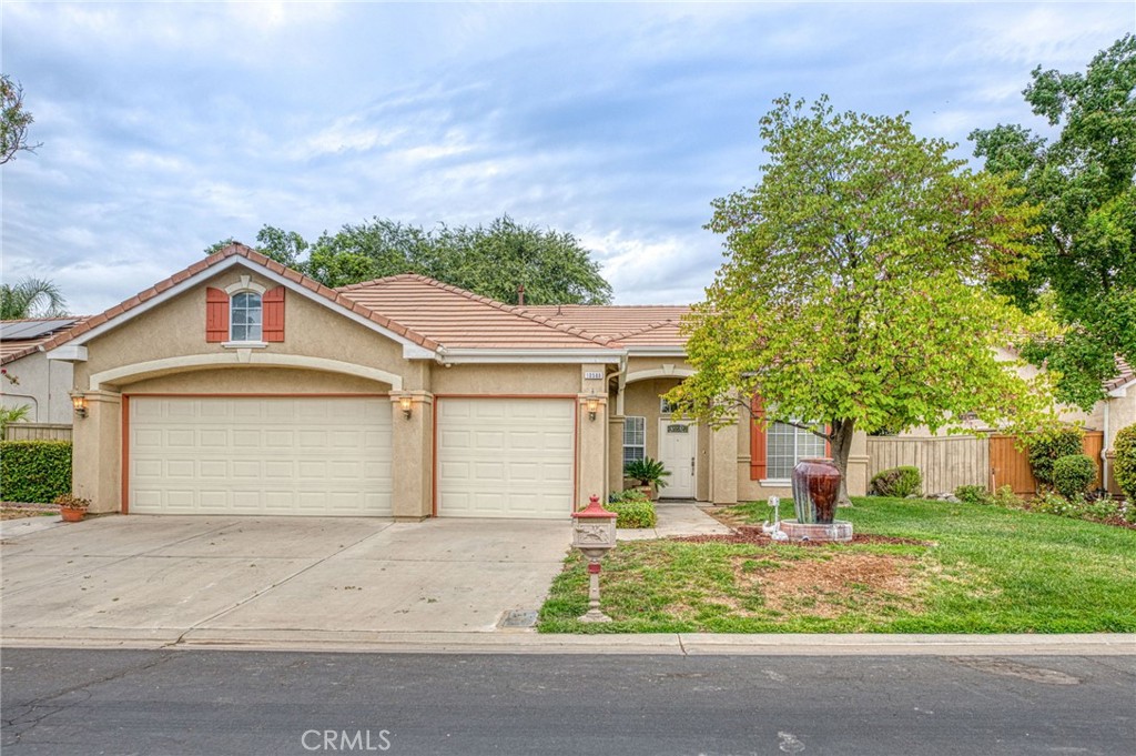 10588 E Fieldstone Ave, Clovis, CA 93619