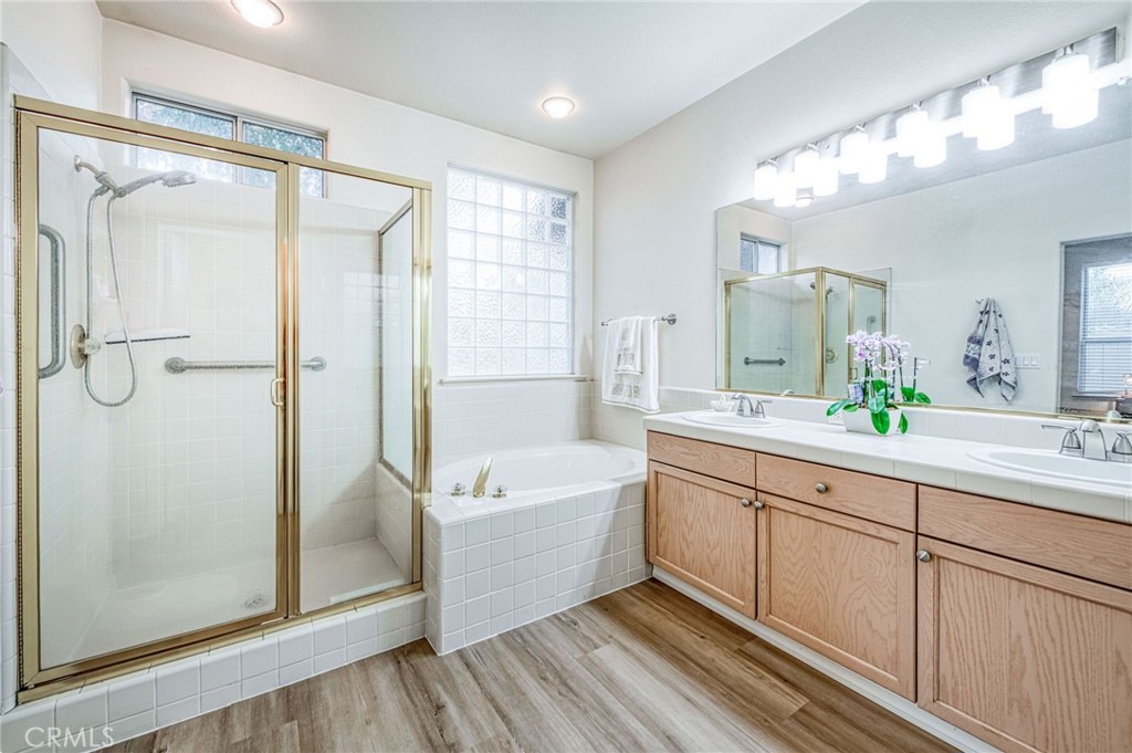 10588 E Fieldstone Ave, Clovis, CA 93619