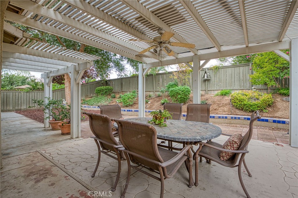 10588 E Fieldstone Ave, Clovis, CA 93619