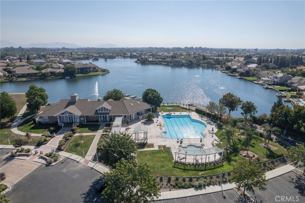 10588 E Fieldstone Ave, Clovis, CA 93619
