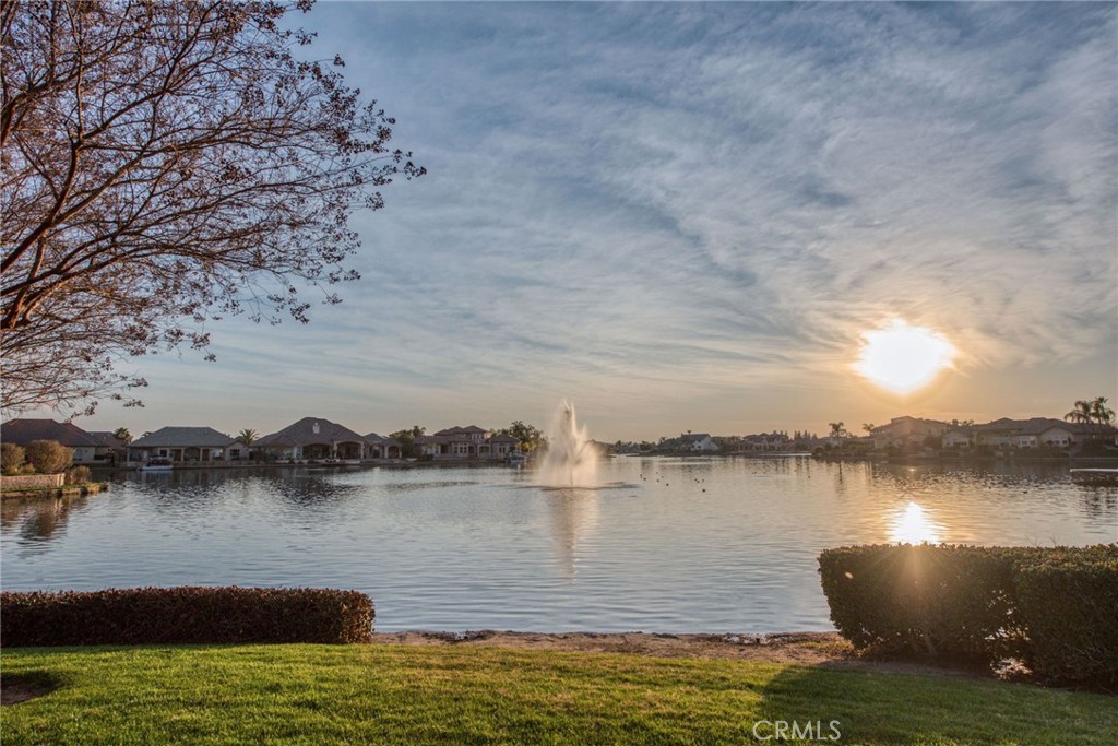 10588 E Fieldstone Ave, Clovis, CA 93619