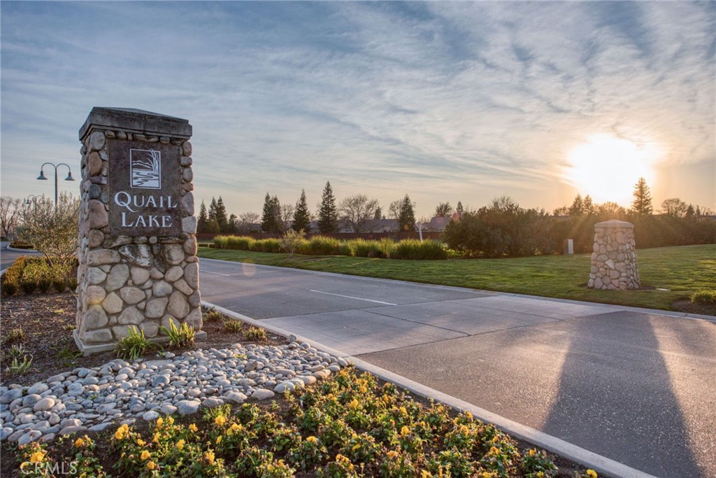 10588 E Fieldstone Ave, Clovis, CA 93619