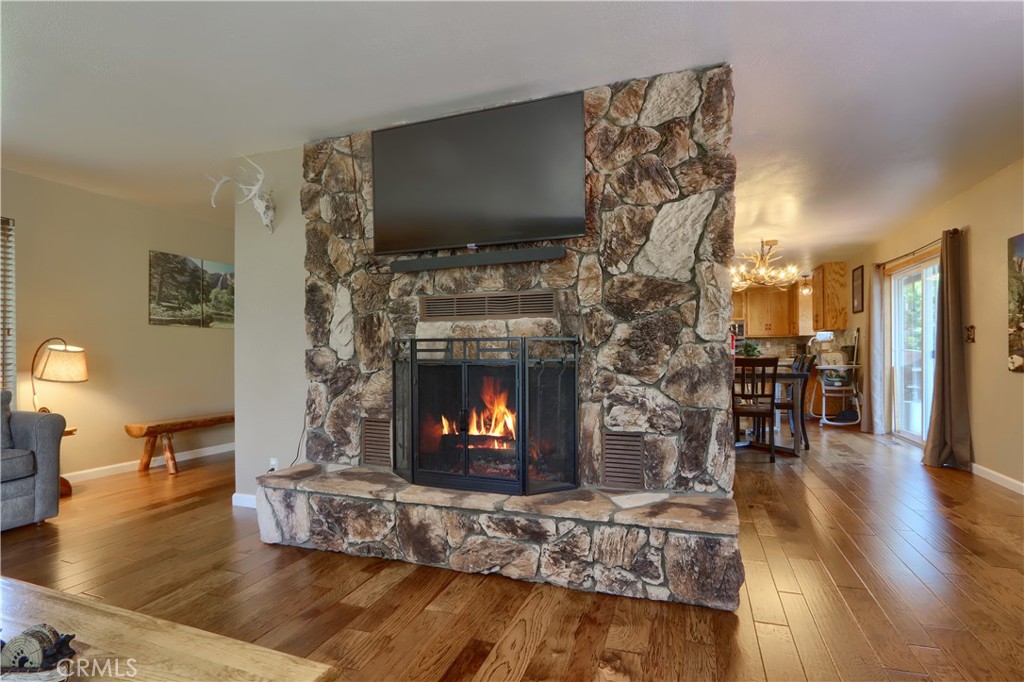 39420 Manzanita Dr, Oakhurst, CA 93644