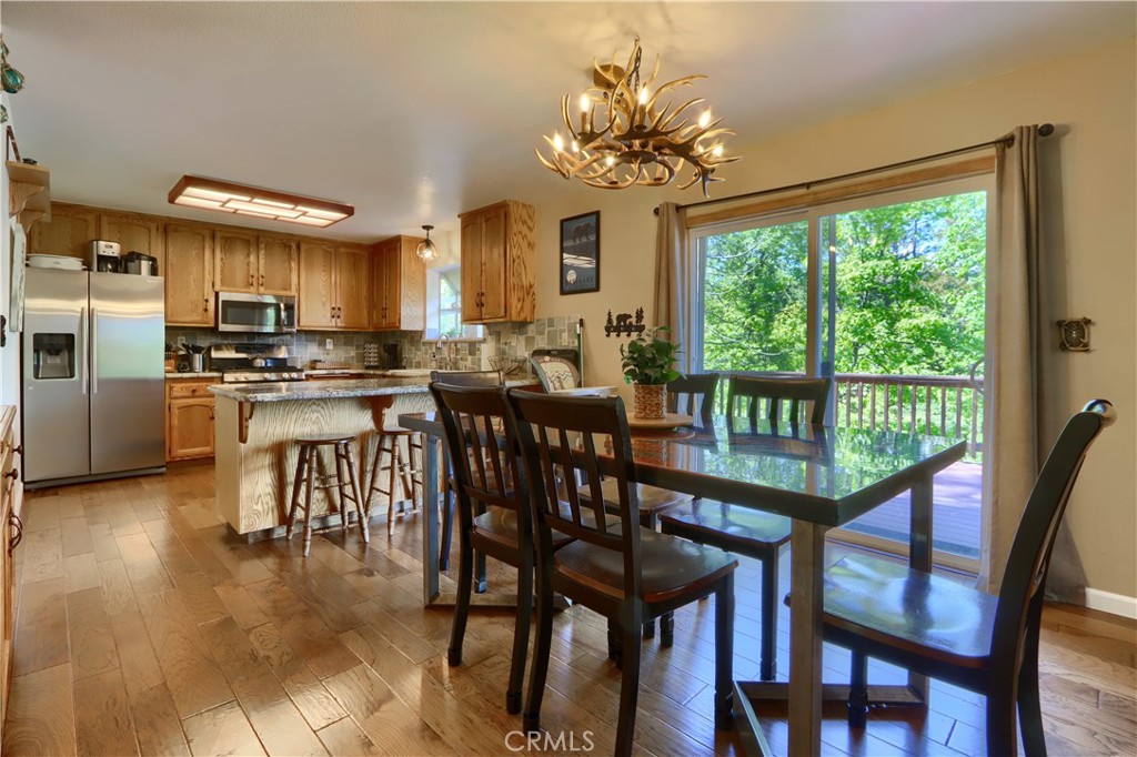 39420 Manzanita Dr, Oakhurst, CA 93644