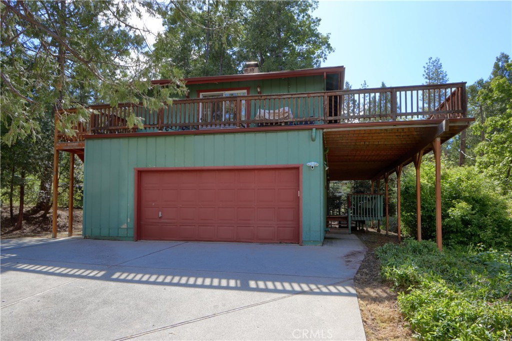 39420 Manzanita Dr, Oakhurst, CA 93644