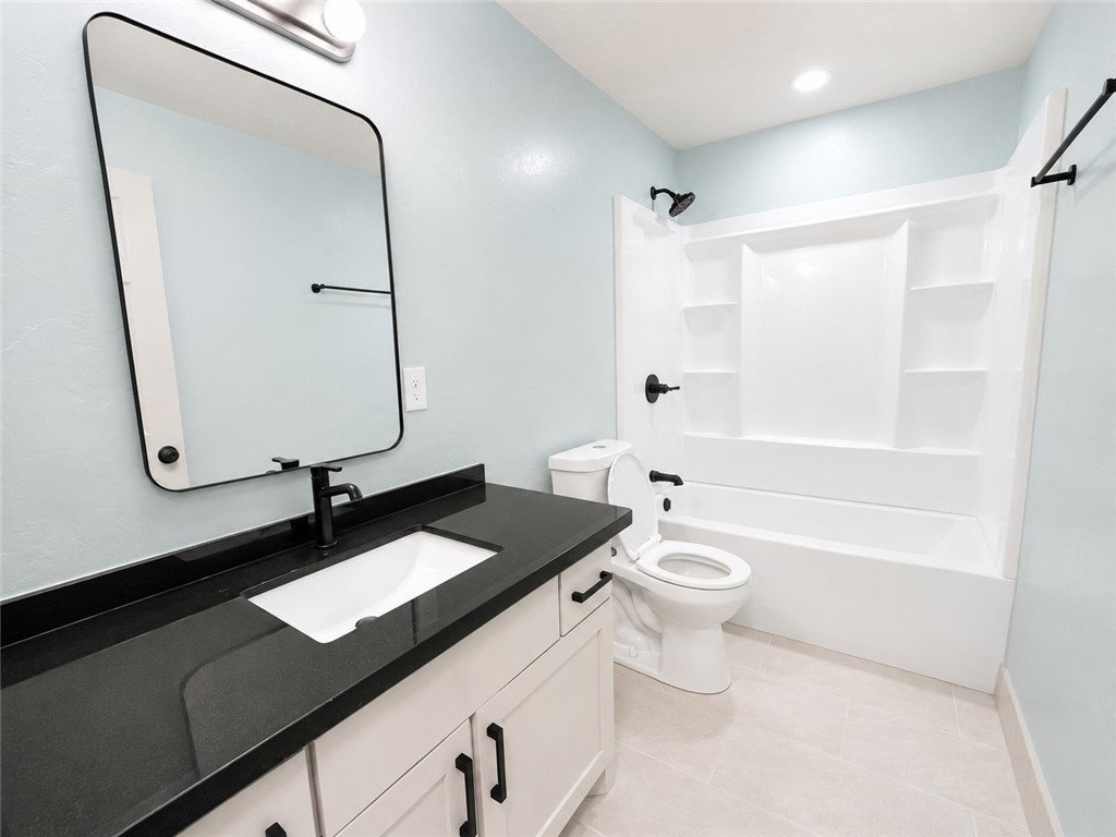 3243 E Platt, Fresno, CA 93702