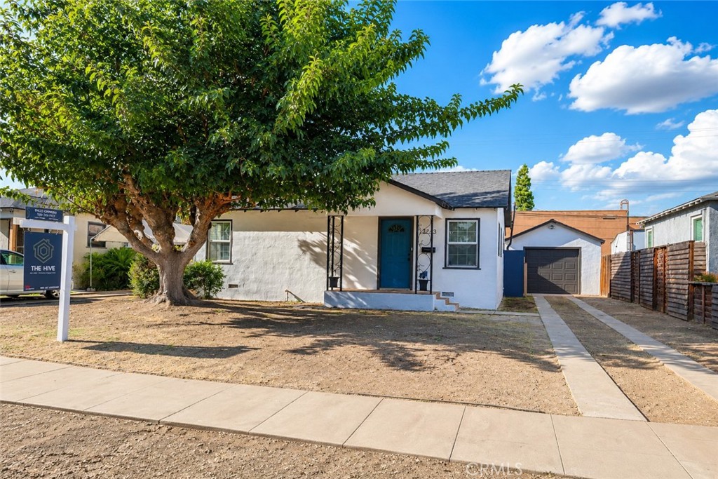 3243 E Platt, Fresno, CA 93702