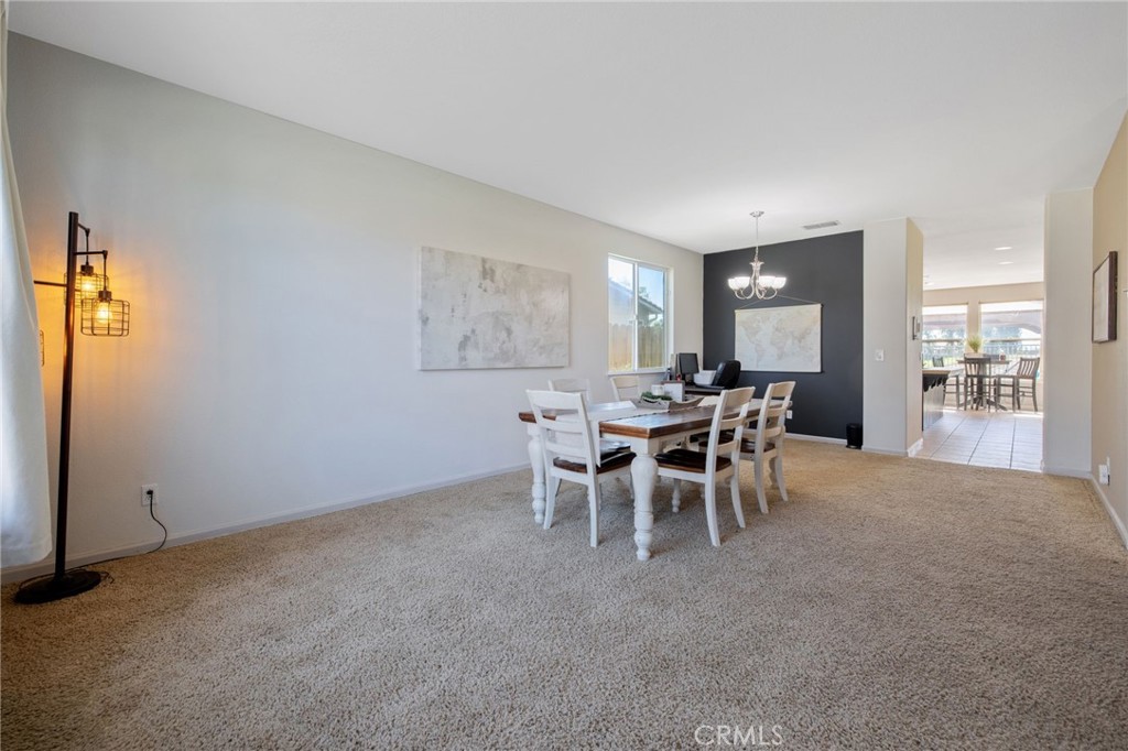 1114 Paradise Dr, Lemoore, CA 93245