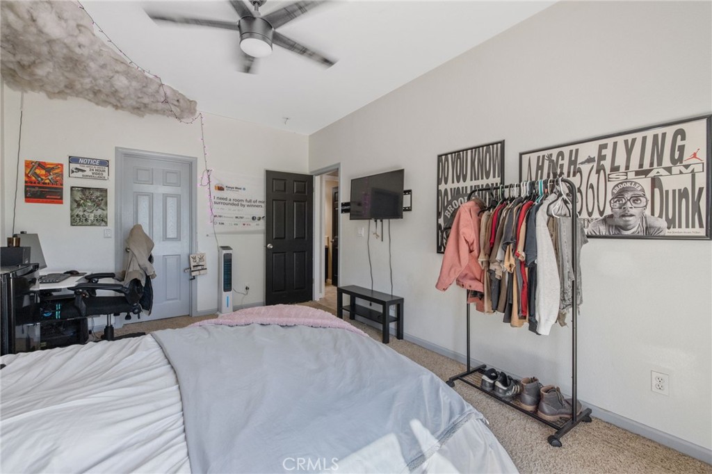 1114 Paradise Dr, Lemoore, CA 93245