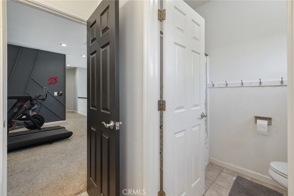 1114 Paradise Dr, Lemoore, CA 93245