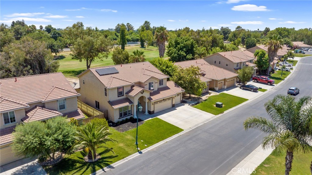 1114 Paradise Dr, Lemoore, CA 93245