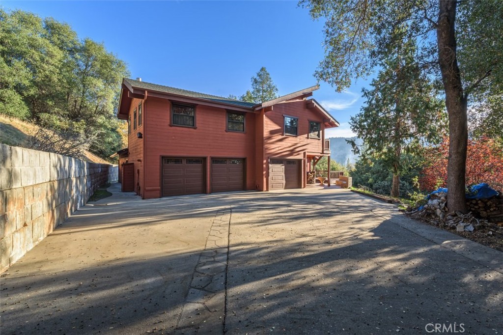42203 Oak Ln, Oakhurst, CA 93644