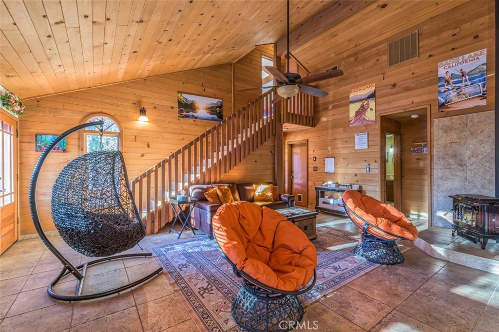 42203 Oak Ln, Oakhurst, CA 93644