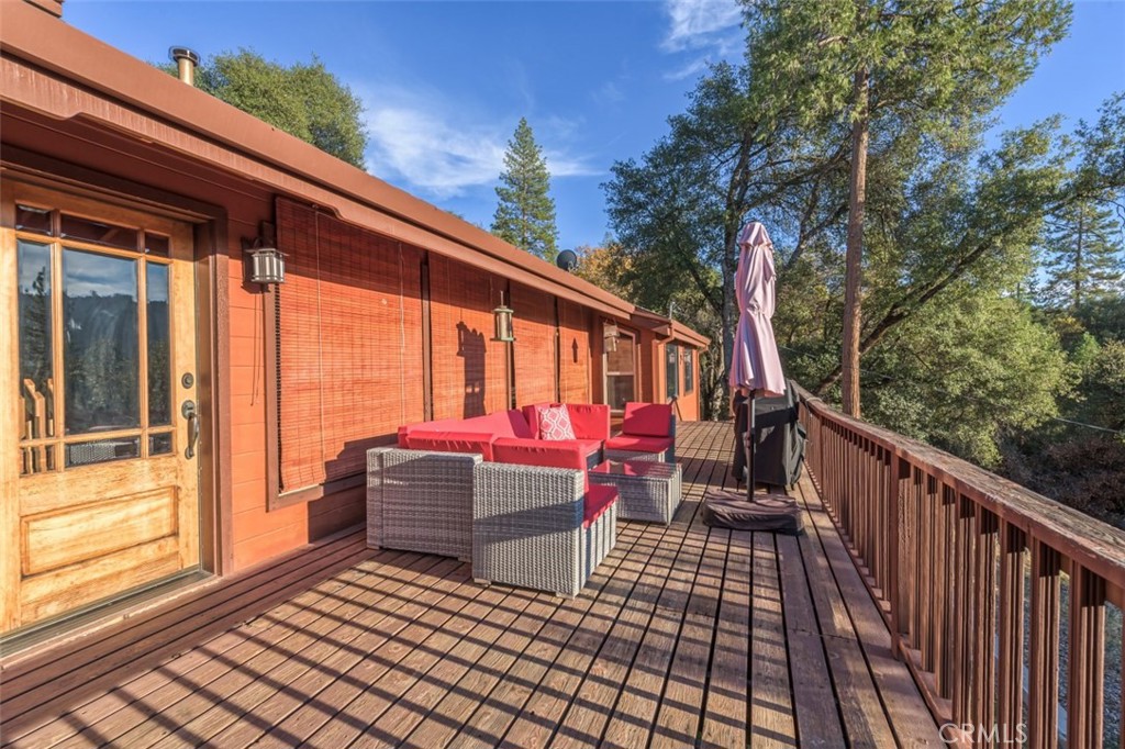 42203 Oak Ln, Oakhurst, CA 93644