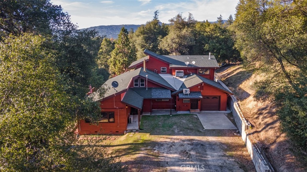 42203 Oak Ln, Oakhurst, CA 93644