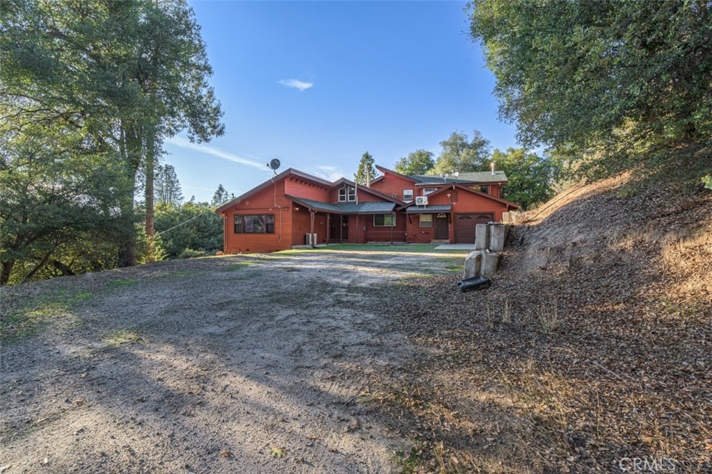 42203 Oak Ln, Oakhurst, CA 93644