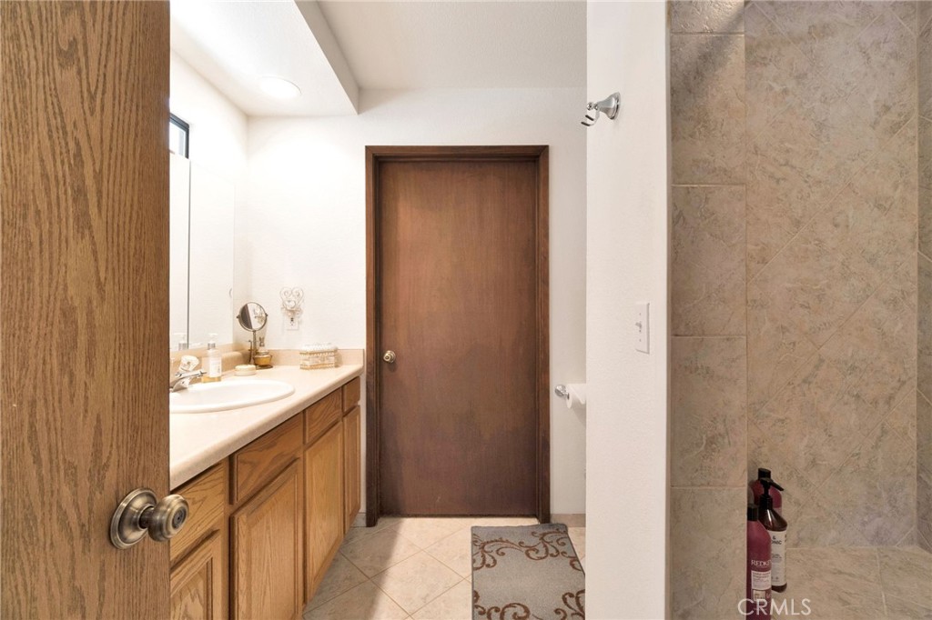 11801 N Mckelvy, Clovis, CA 93619