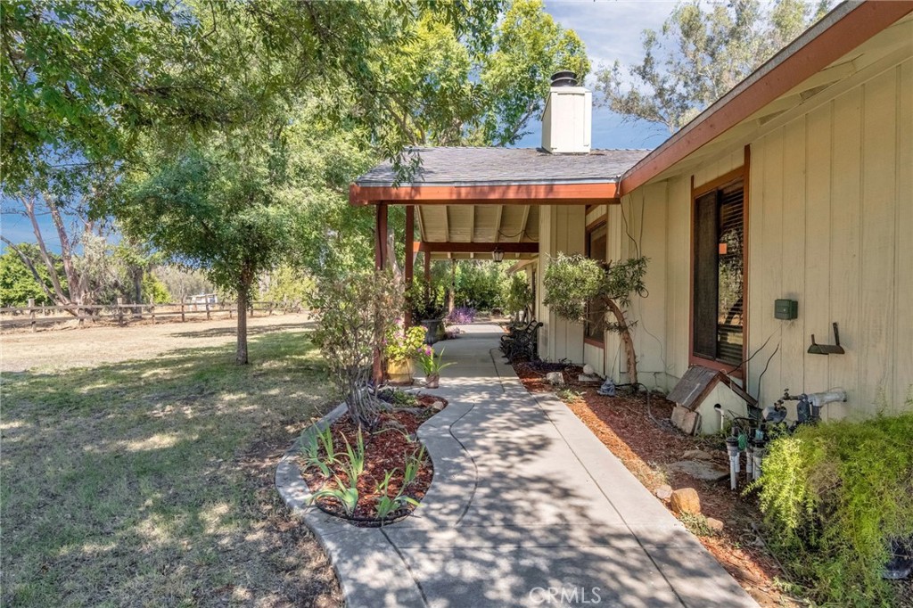 11801 N Mckelvy, Clovis, CA 93619