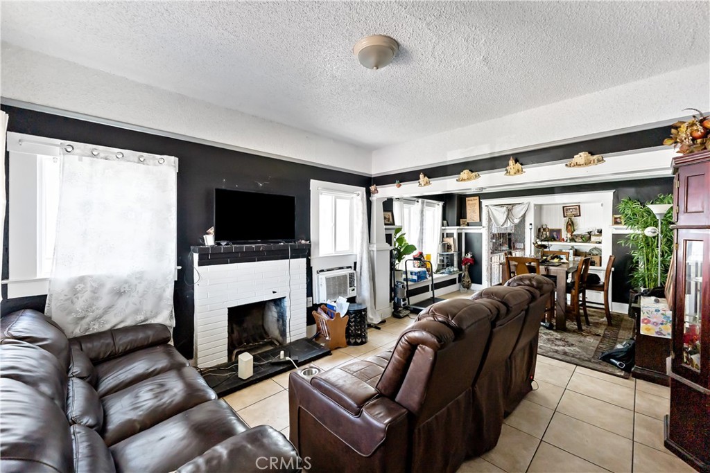 265 N Effie St, Fresno, CA 93701