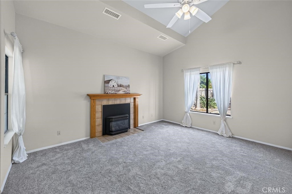 571 W Pat, Clovis, CA 93612