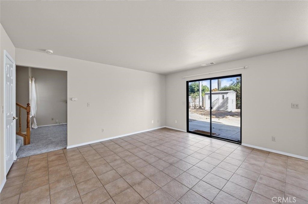 571 W Pat, Clovis, CA 93612