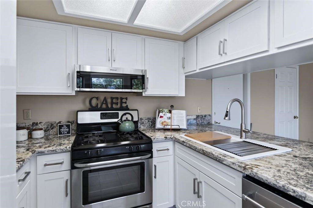 571 W Pat, Clovis, CA 93612
