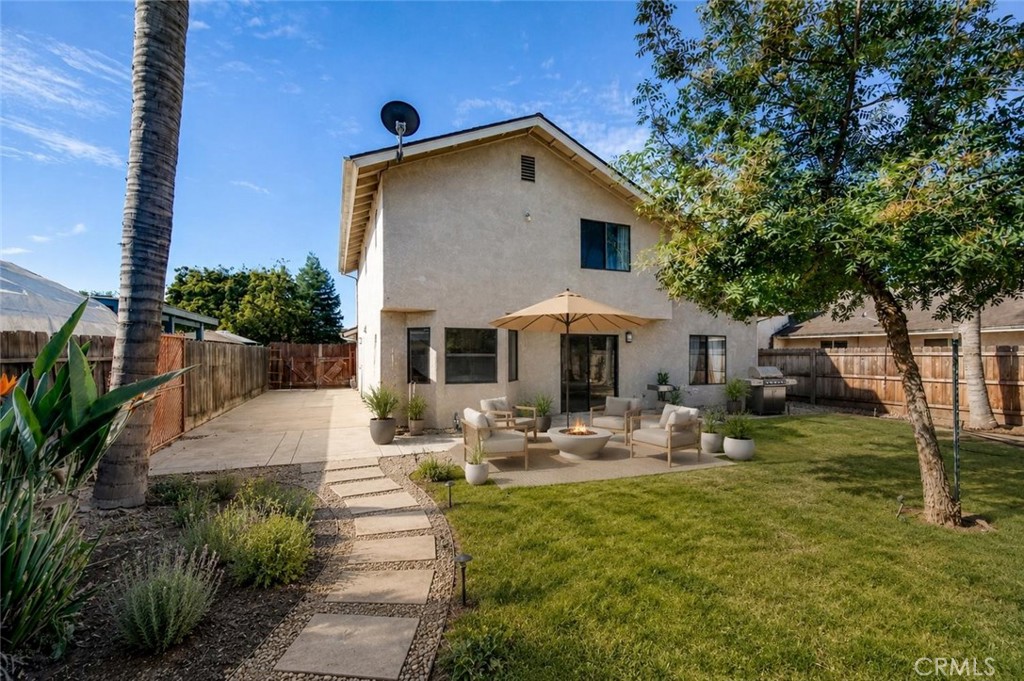 571 W Pat, Clovis, CA 93612