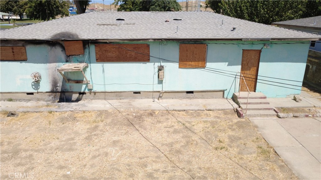 740 E Monterey, Avenal, CA 93204